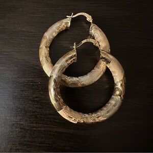 18K Yellow Gold Filled Fish Scale Tri-Color 1.5inch Round Tubular Hoop Earrings